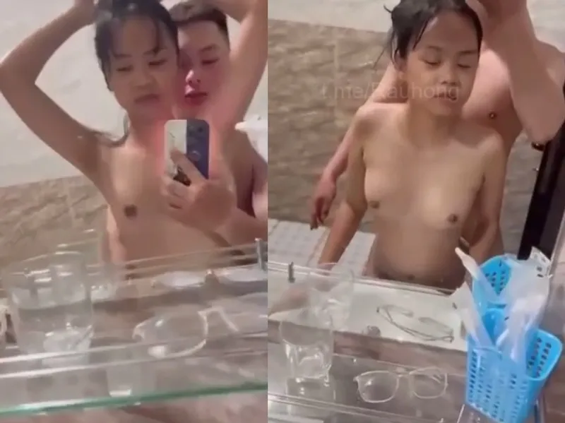 Mảnh khảnh em cùng người yêu địt trước gương quay kỉ niệm